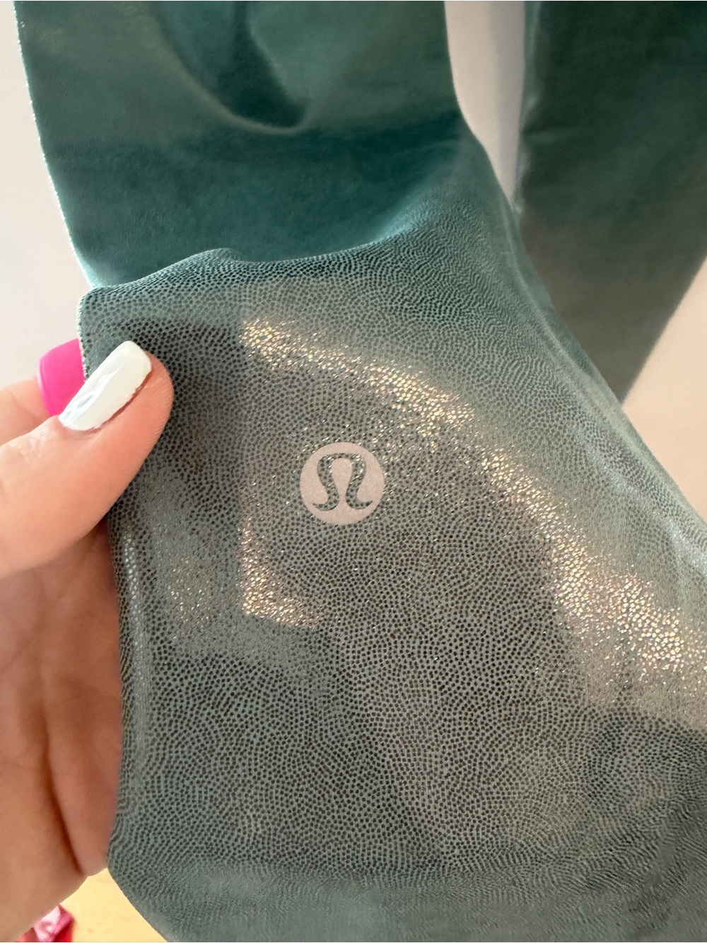 Lululemon Size 4 leggings - Picture 3 of 8